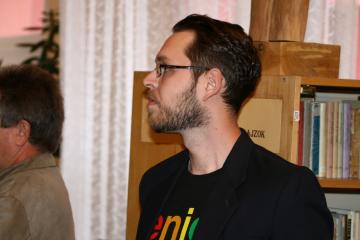 Odhalenie sochy v čitárni ZŠ F. Kazinczyho Odhalenie sochy v čitárni ZŠ F. Kazinczyho