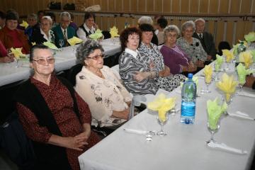 Priateľské posedenie z príležitosi mesiaca úcty k Priateľské posedenie z príležitosi mesiaca úcty k