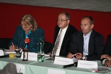 Konferencia: Dlhodobá nezamestnanosť v rukách VÚC Konferencia: Dlhodobá nezamestnanosť v rukách VÚC