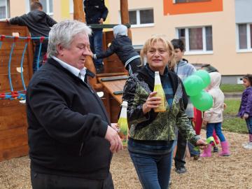 Odovzdávanie detského ihriska - Sídlisko stred Odovzdávanie detského ihriska - Sídlisko stred