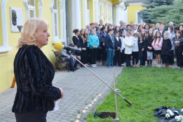 Kladenie vencov z príležitosti Dňa aradských mučen Kladenie vencov z príležitosti Dňa aradských mučen