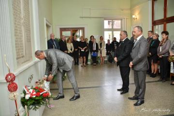 Prijatie delegácií druobných miest a kladenie ven Prijatie delegácií druobných miest a kladenie ven