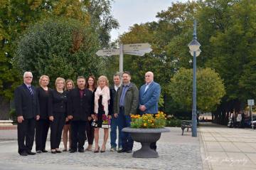 Prijatie delegácií druobných miest a kladenie ven Prijatie delegácií druobných miest a kladenie ven