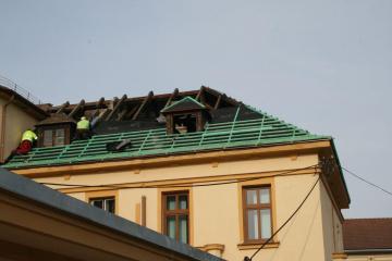 Rekonštrukcia strechy na budove mestského úradu Rekonštrukcia strechy na budove mestského úradu