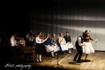 OKA MIH - predstavenie folklórneho súboru Hornád OKA MIH - predstavenie folklórneho súboru Hornád