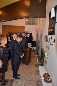 Odhalenie reliéfu Mihálya Tompu Odhalenie reliéfu Mihálya Tompu