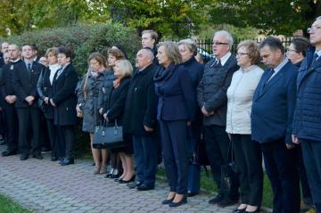 Kladenie vencov k pamätnej tabuli Lajosa Kazinczyh Kladenie vencov k pamätnej tabuli Lajosa Kazinczyh