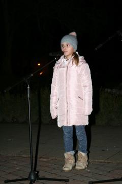 Zapálenie 1. adventnej sviečky Zapálenie 1. adventnej sviečky