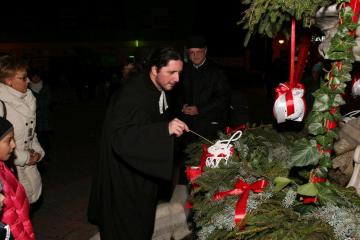 Zapálenie 1. adventnej sviečky Zapálenie 1. adventnej sviečky